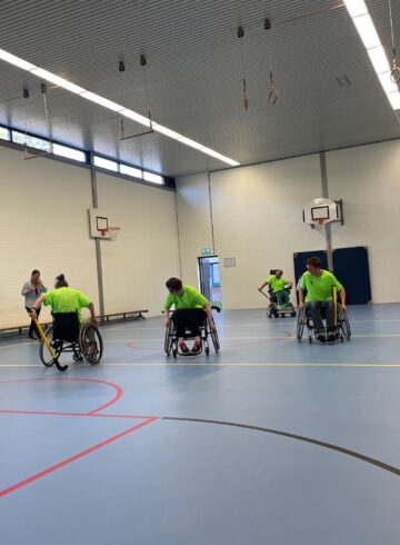 Samen sporten met dezelfde uitdaging, namelijk in een rolstoel! 